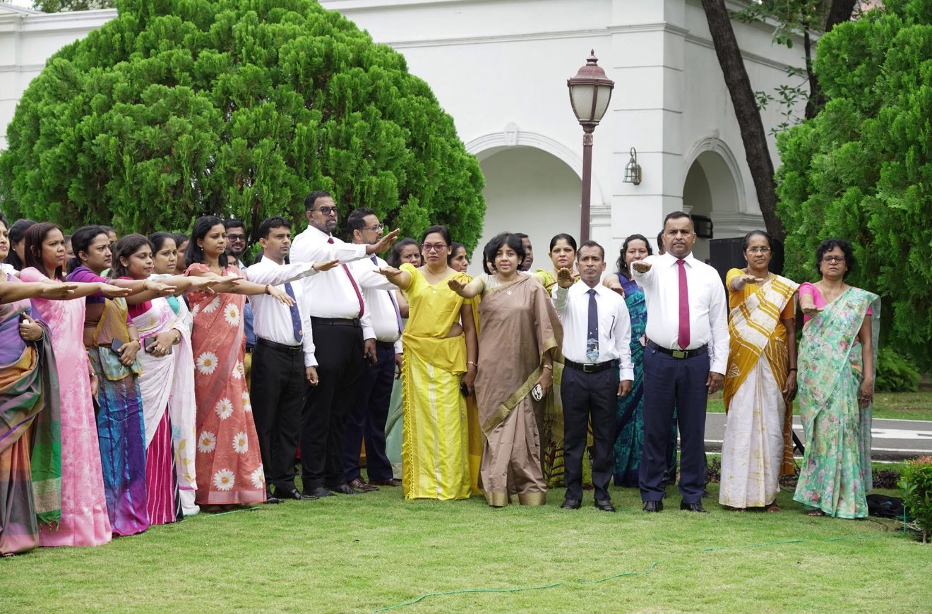 හරිනි නාසි ද?