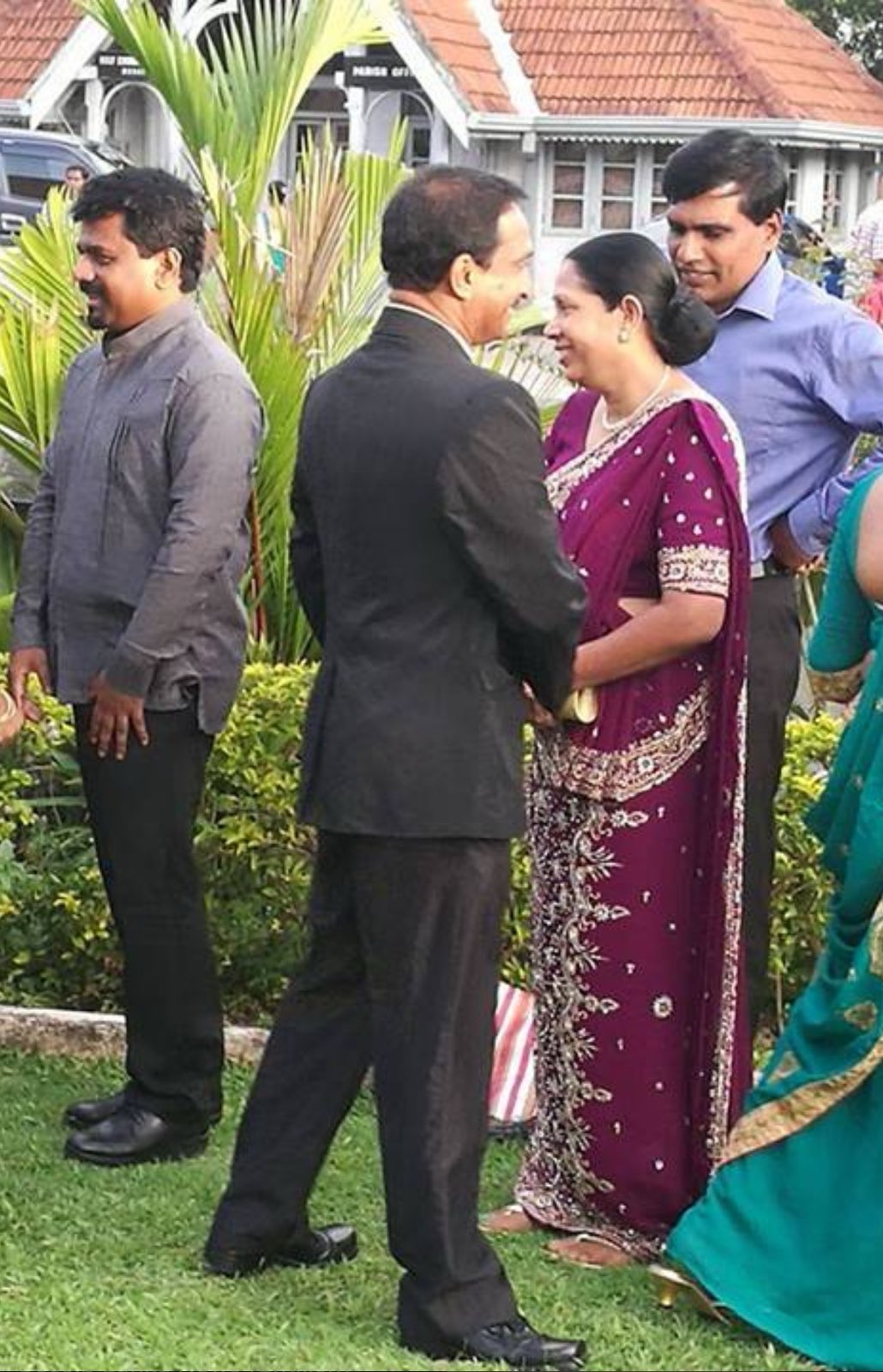 විජේපාල උඩ වටගල යට