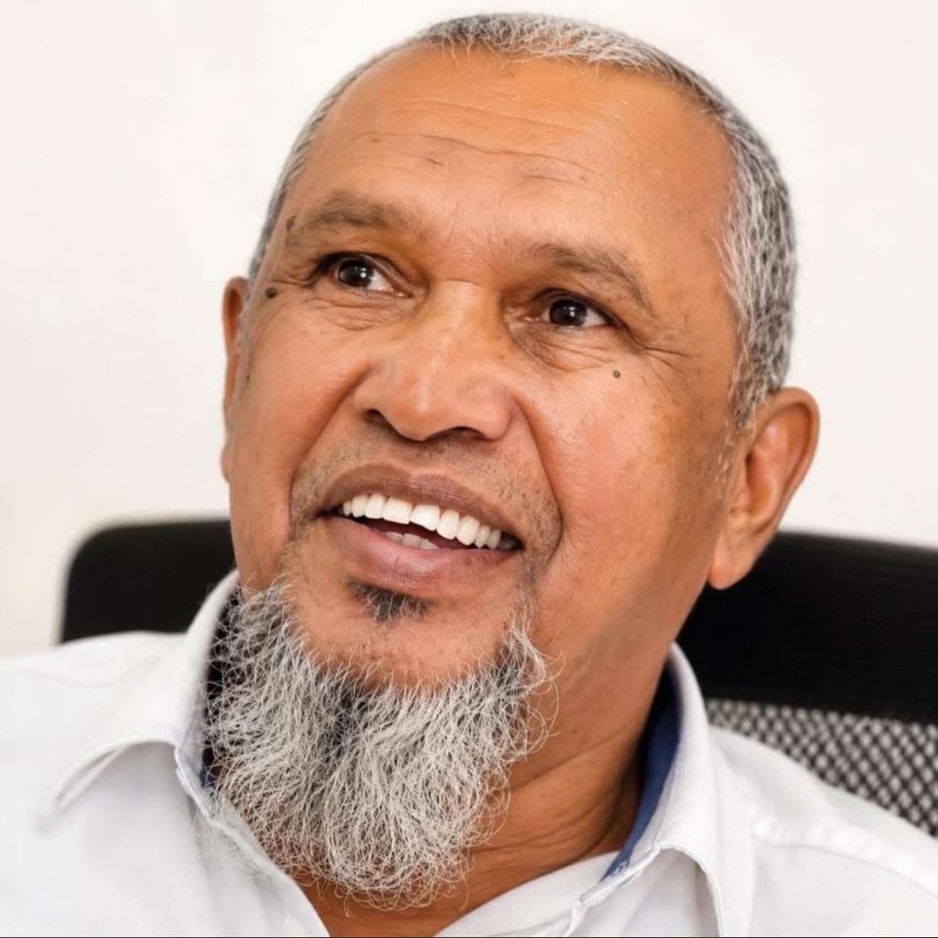 නානට හිනා !