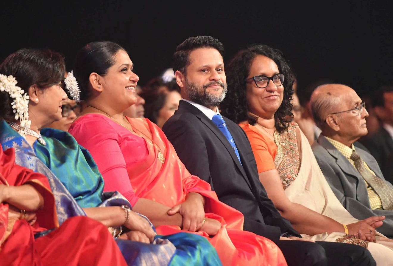 මේ “සිරස” කාගේද ?